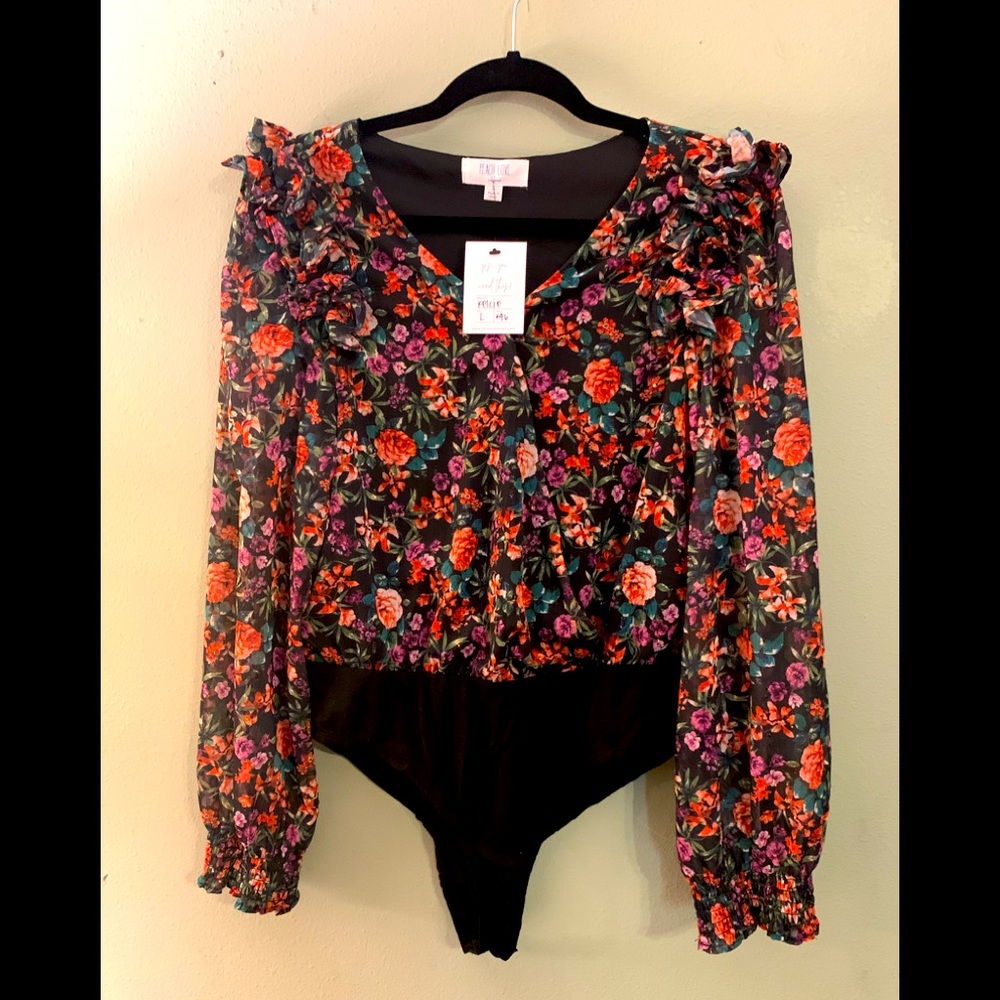 NWT Peach Love Long Sleeve Floral Bodysuit - Size Large